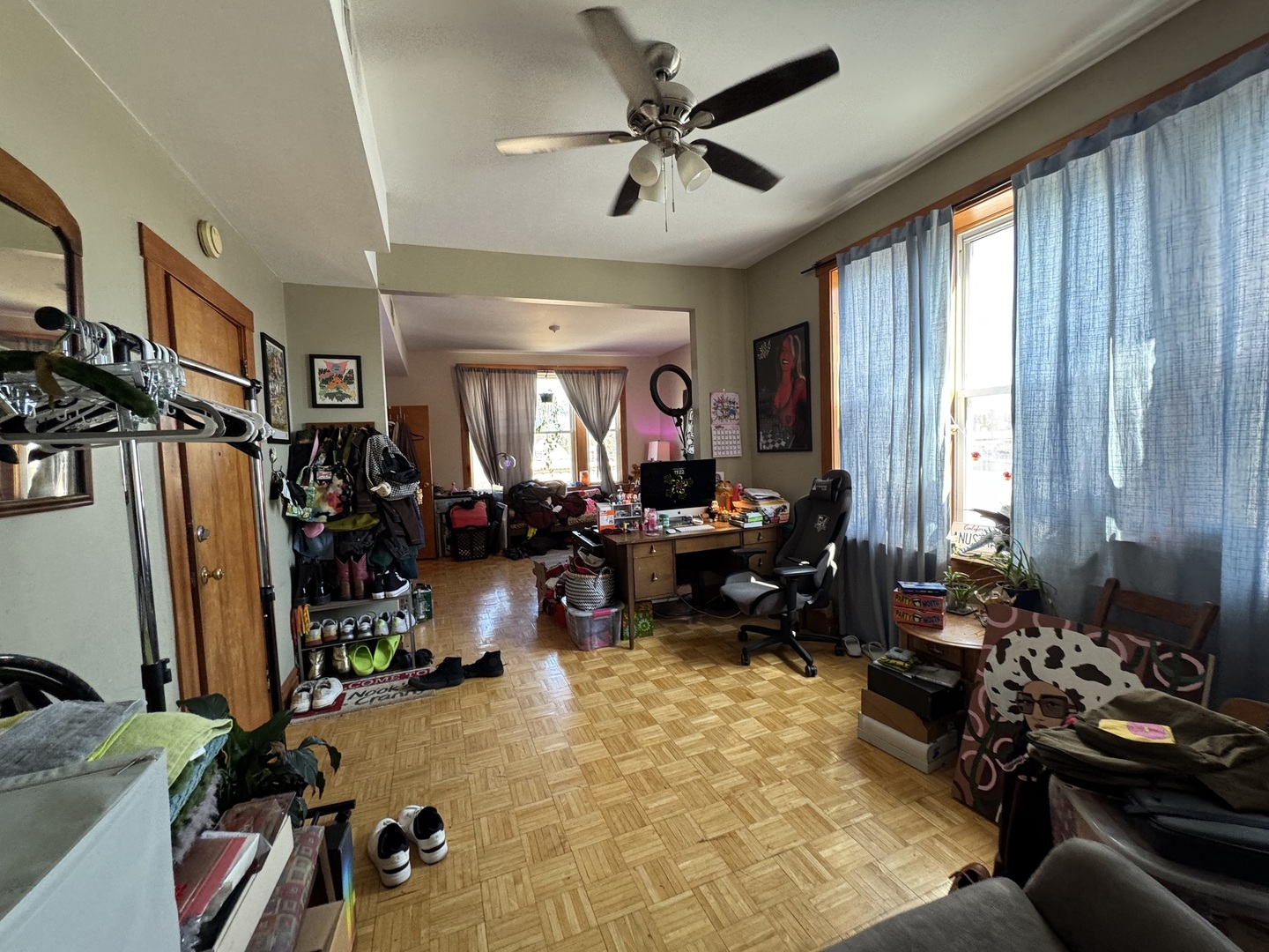 3425 W Fullerton Avenue