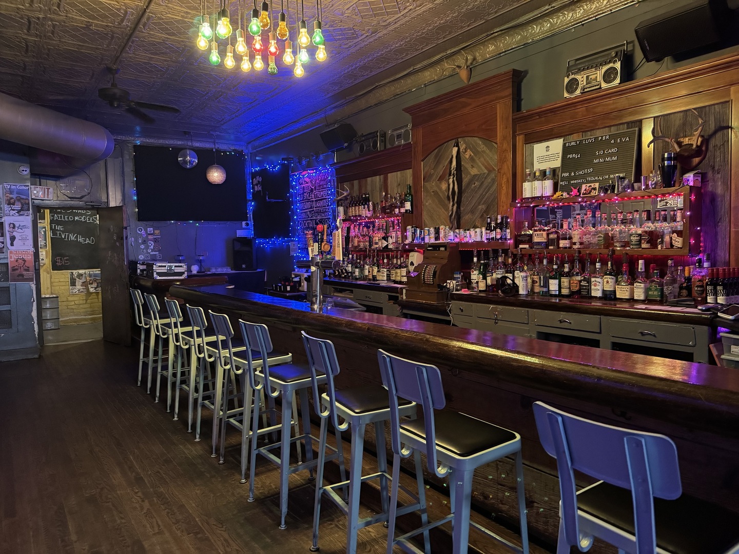 3425 W Fullerton Avenue