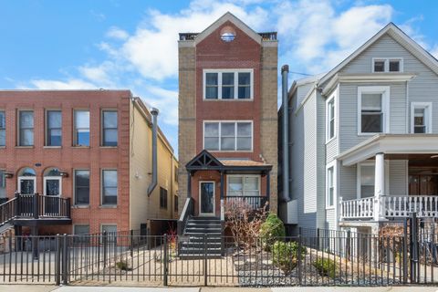 3736 N Janssen Avenue A Chicago IL 60613