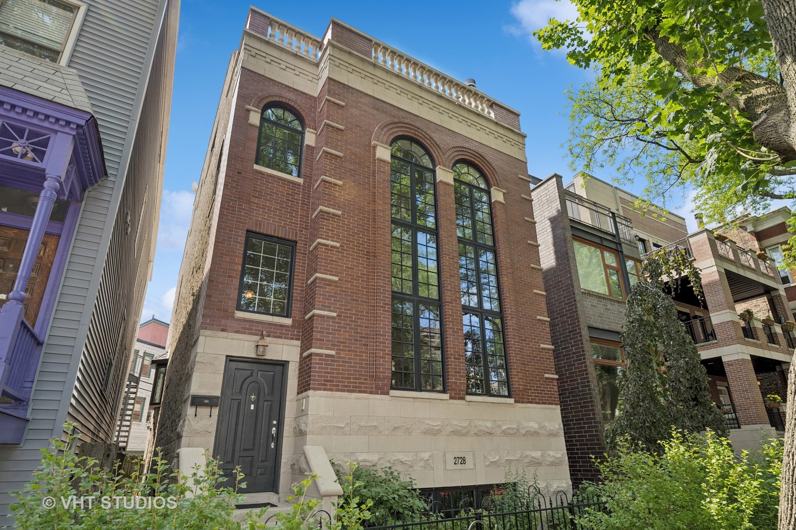 2728 N SEMINARY Avenue