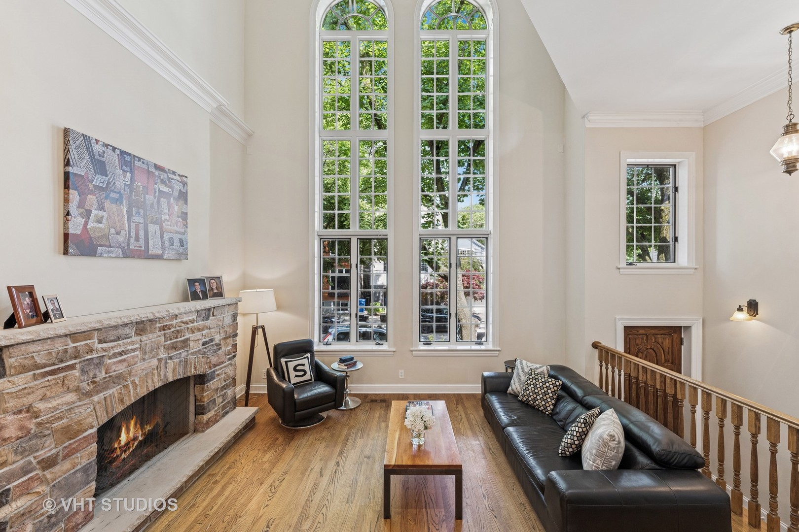2728 N SEMINARY Avenue