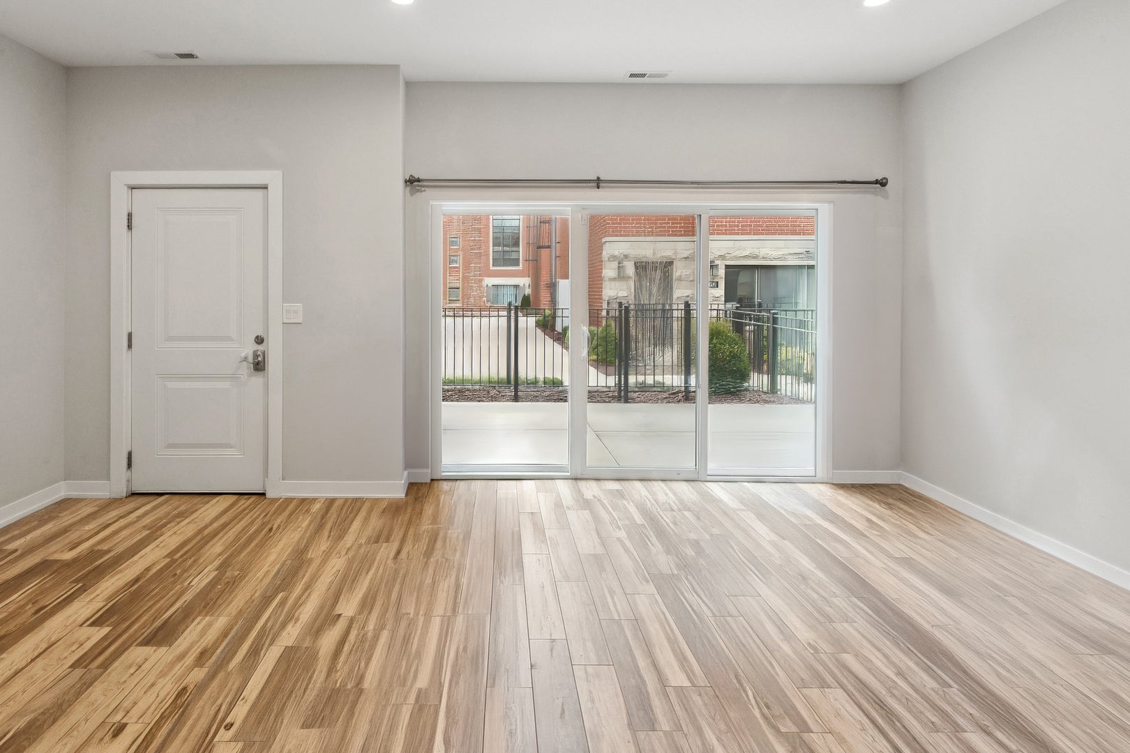 2237 W Coulter Street 4