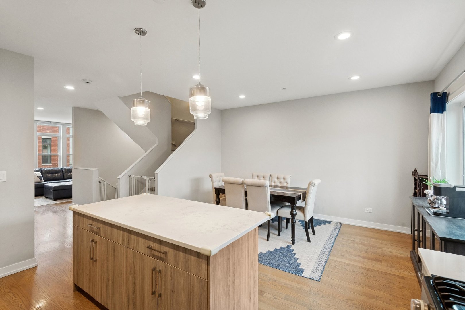 2237 W Coulter Street 4