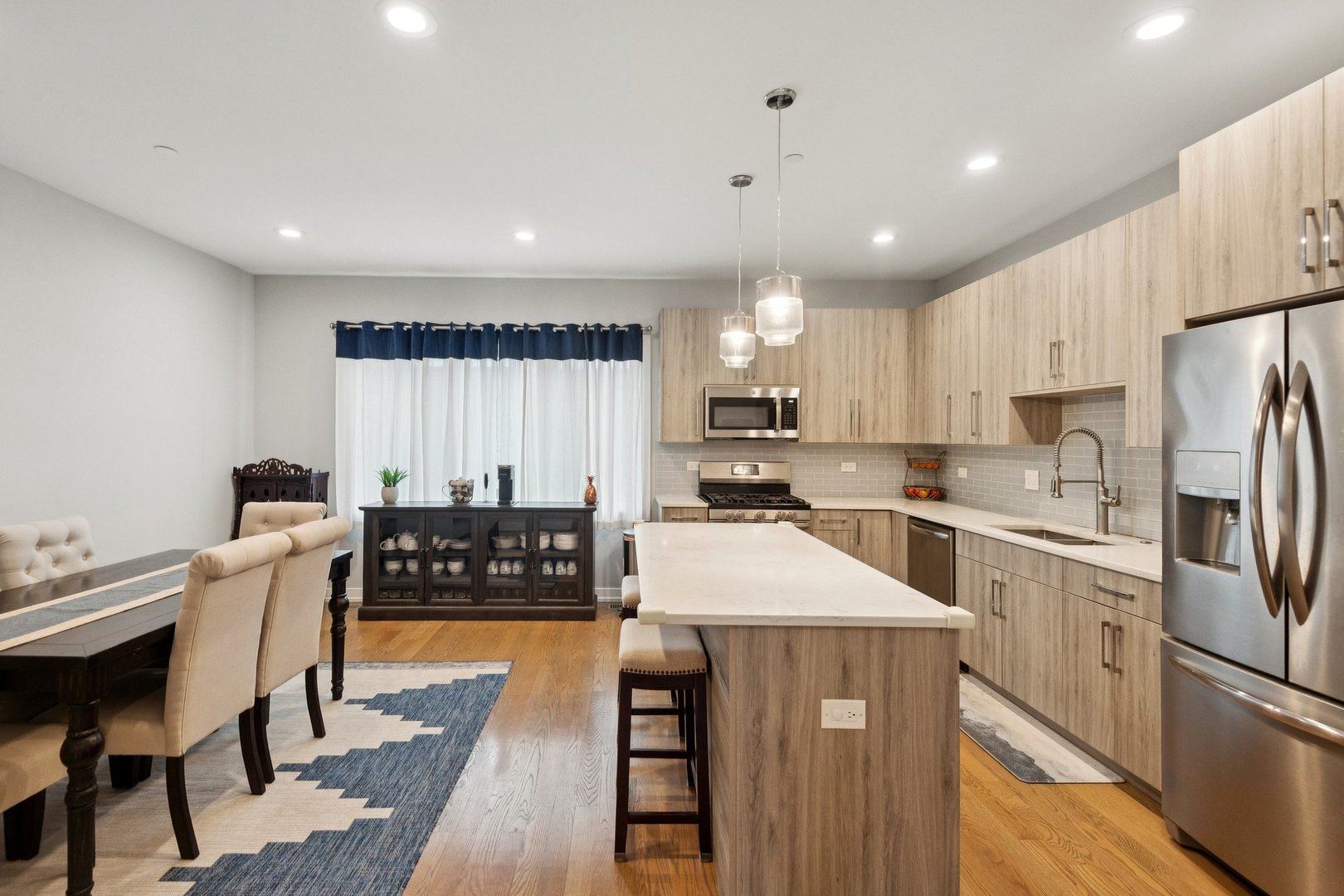 2237 W Coulter Street 4