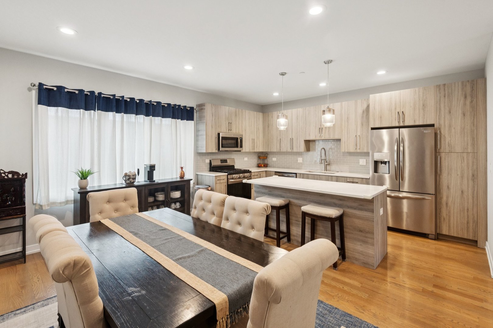 2237 W Coulter Street 4