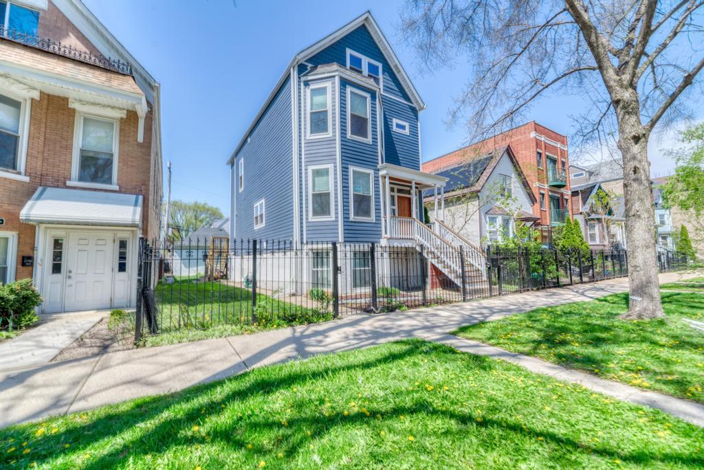 2838 N Hamlin Avenue