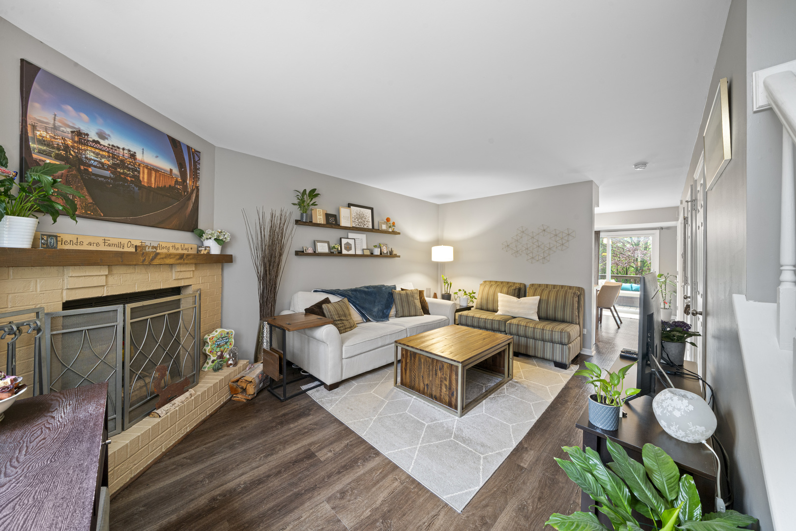 426 Kensington Court