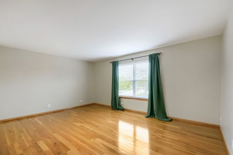 Tiny photo for 555 N Haverhill Lane, South Elgin, IL 60177 (MLS # 12634366)