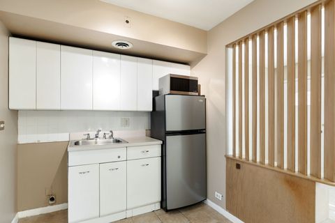 Tiny photo for 720 N WESTERN Avenue #4, Park Ridge, IL 60068 (MLS # 12583059)