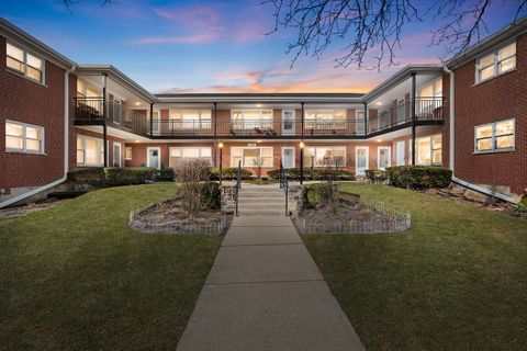 Tiny photo for 720 N WESTERN Avenue #4, Park Ridge, IL 60068 (MLS # 12583059)