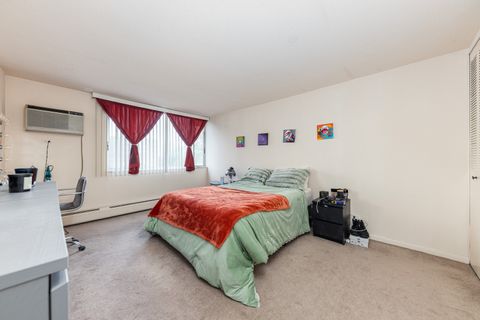 Tiny photo for 2222 S Stewart Avenue #4K, Lombard, IL 60148 (MLS # 12376320)
