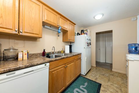 Tiny photo for 2222 S Stewart Avenue #4K, Lombard, IL 60148 (MLS # 12376320)