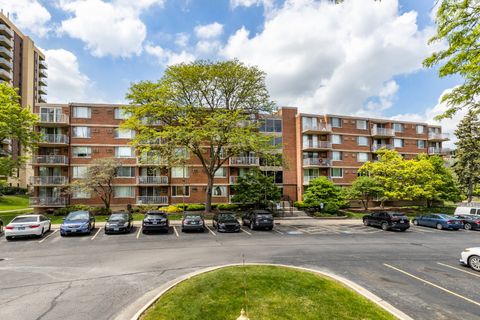 Tiny photo for 2222 S Stewart Avenue #4K, Lombard, IL 60148 (MLS # 12376320)