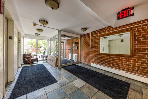 Tiny photo for 2222 S Stewart Avenue #4K, Lombard, IL 60148 (MLS # 12376320)