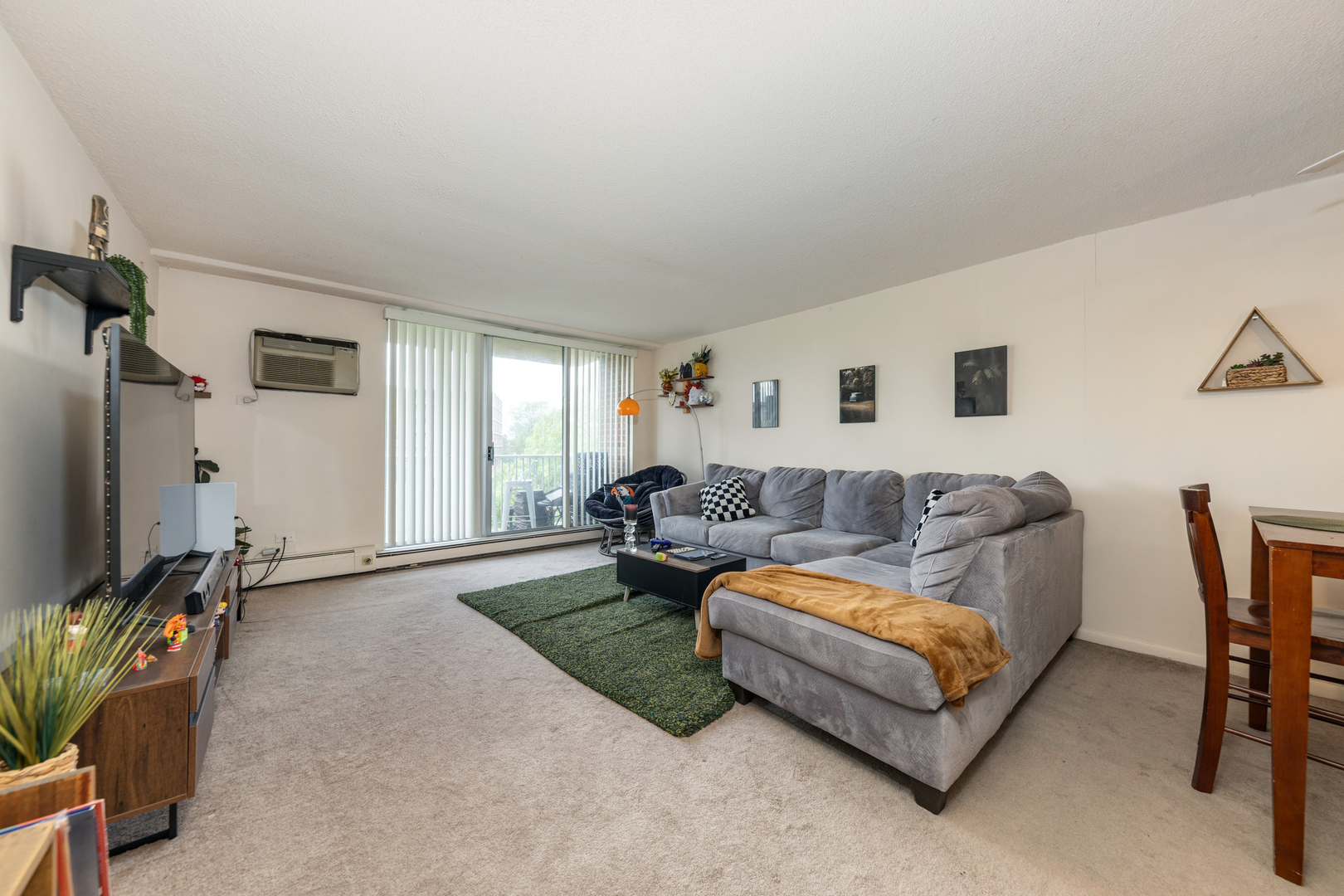 2222 S Stewart Avenue 4K