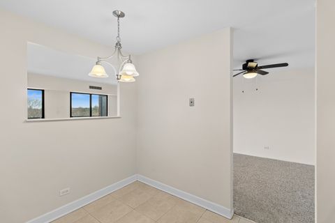Tiny photo for 1415 E Central Road #405A, Arlington Heights, IL 60005 (MLS # 12613221)
