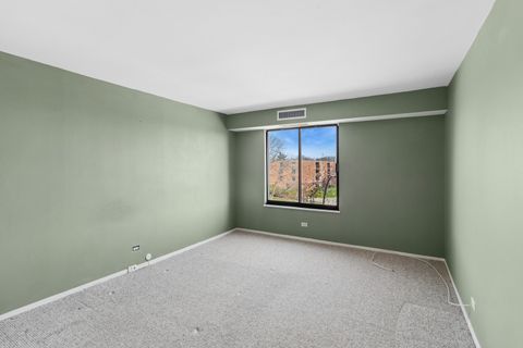 Tiny photo for 1415 E Central Road #405A, Arlington Heights, IL 60005 (MLS # 12613221)
