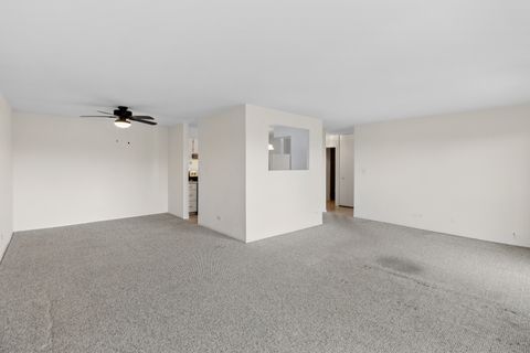 Tiny photo for 1415 E Central Road #405A, Arlington Heights, IL 60005 (MLS # 12613221)