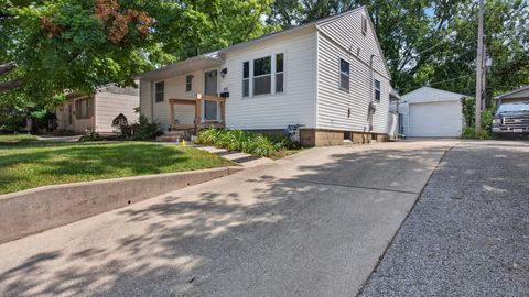 Photo of 1513 N Linden Street, Bloomington, IL 61701 (MLS # 12711162)