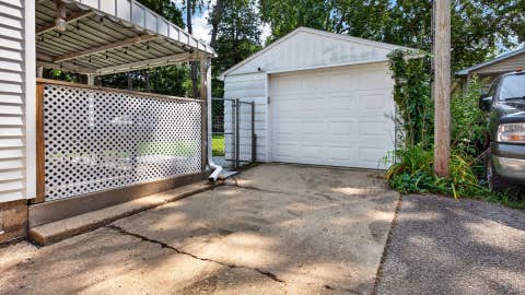 Tiny photo for 1513 N Linden Street, Bloomington, IL 61701 (MLS # 12711162)