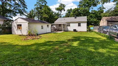 Tiny photo for 1513 N Linden Street, Bloomington, IL 61701 (MLS # 12711162)