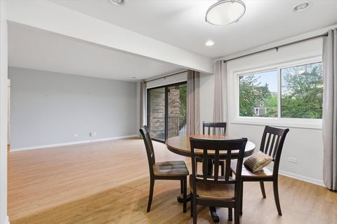 Tiny photo for 100 S Vail Avenue #203, Arlington Heights, IL 60005 (MLS # 12635015)