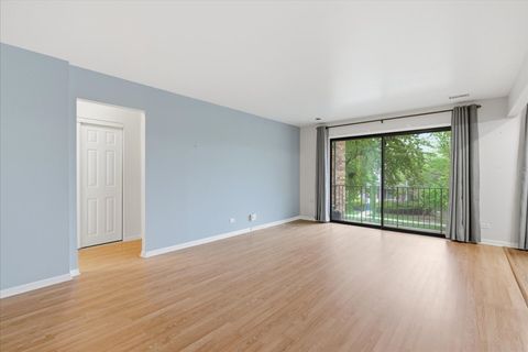 Tiny photo for 100 S Vail Avenue #203, Arlington Heights, IL 60005 (MLS # 12635015)