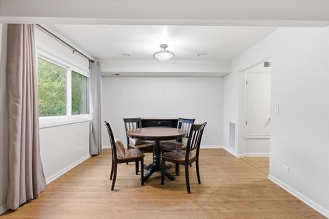 Tiny photo for 100 S Vail Avenue #203, Arlington Heights, IL 60005 (MLS # 12635015)