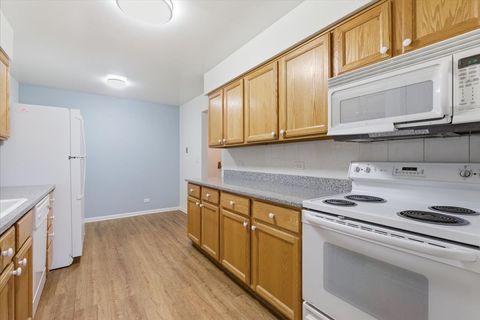 Tiny photo for 100 S Vail Avenue #203, Arlington Heights, IL 60005 (MLS # 12635015)