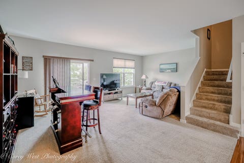Tiny photo for 4062 POMPTON Avenue, Elgin, IL 60124 (MLS # 12729058)