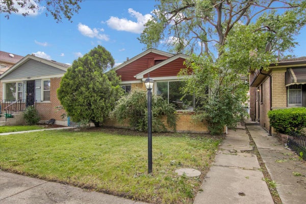9302 S RHODES AVE, CHICAGO, IL 60619 - Image 788391d4b784c5aba6d111c19f08588c/4185223129