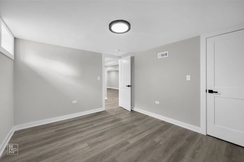 Tiny photo for 9133 Oak Park Avenue, Morton Grove, IL 60053 (MLS # 12597038)