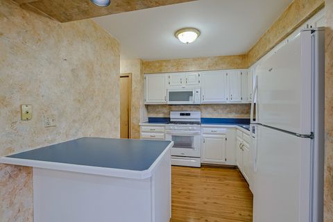 Tiny photo for 34395 SADDLE Court #0, Gurnee, IL 60031 (MLS # 12477107)