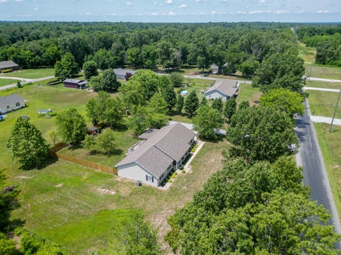 Tiny photo for 923 Sycamore Road, Carbondale, IL 62901 (MLS # 12689622)
