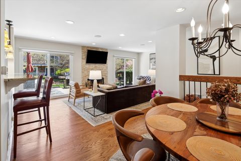 Tiny photo for 39 The Court of Cobblestone Court, Northbrook, IL 60062 (MLS # 12623518)