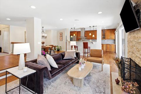 Tiny photo for 39 The Court of Cobblestone Court, Northbrook, IL 60062 (MLS # 12623518)