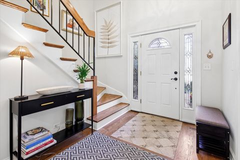 Tiny photo for 39 The Court of Cobblestone Court, Northbrook, IL 60062 (MLS # 12623518)