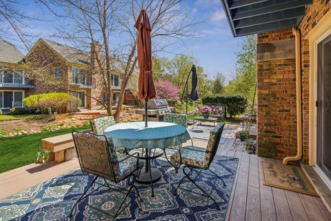 Tiny photo for 39 The Court of Cobblestone Court, Northbrook, IL 60062 (MLS # 12623518)