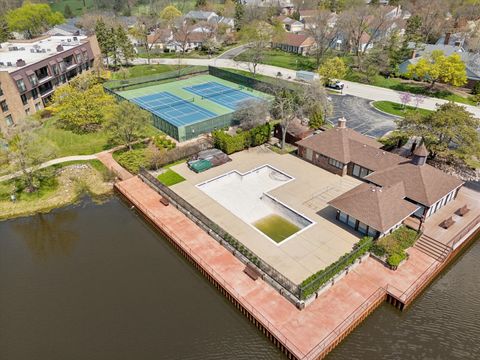 Tiny photo for 39 The Court of Cobblestone Court, Northbrook, IL 60062 (MLS # 12623518)