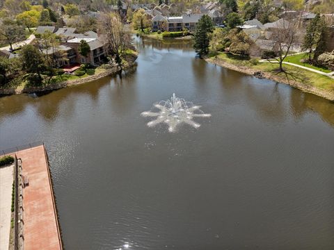 Tiny photo for 39 The Court of Cobblestone Court, Northbrook, IL 60062 (MLS # 12623518)
