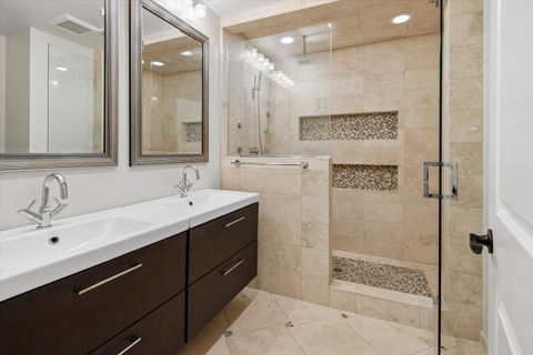 Tiny photo for 39 The Court of Cobblestone Court, Northbrook, IL 60062 (MLS # 12623518)