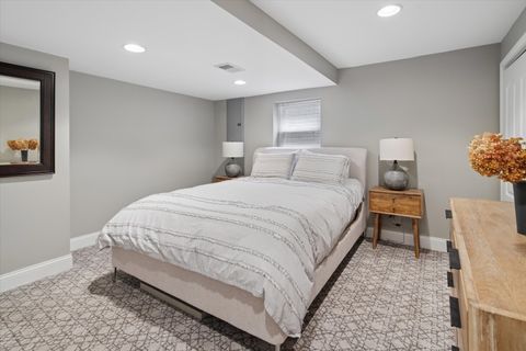 Tiny photo for 39 The Court of Cobblestone Court, Northbrook, IL 60062 (MLS # 12623518)
