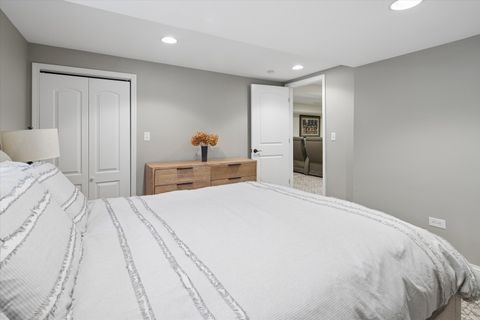 Tiny photo for 39 The Court of Cobblestone Court, Northbrook, IL 60062 (MLS # 12623518)