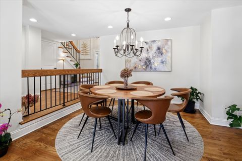 Tiny photo for 39 The Court of Cobblestone Court, Northbrook, IL 60062 (MLS # 12623518)
