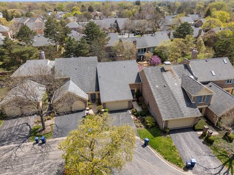 Tiny photo for 39 The Court of Cobblestone Court, Northbrook, IL 60062 (MLS # 12623518)