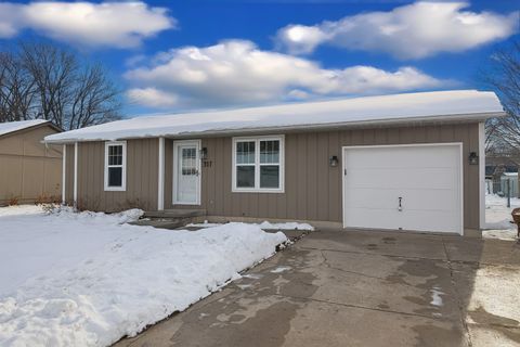 Photo of 317 Midwestern Drive, Ottawa, IL 61350 (MLS # 12526578)