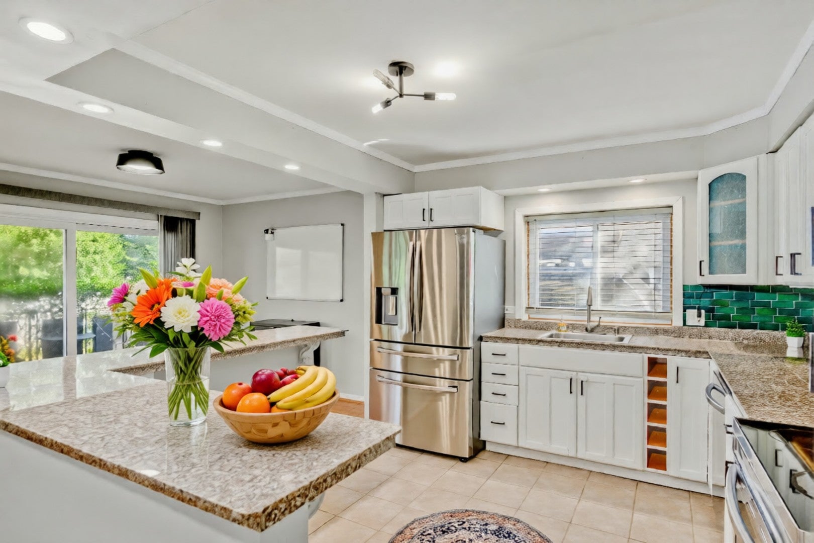 8230 ELMWOOD Avenue 102