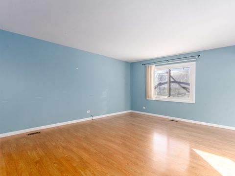 Tiny photo for 1655 Trafalgar Lane, Aurora, IL 60504 (MLS # 12559100)