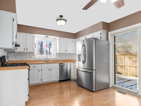 Tiny photo for 1655 Trafalgar Lane, Aurora, IL 60504 (MLS # 12559100)