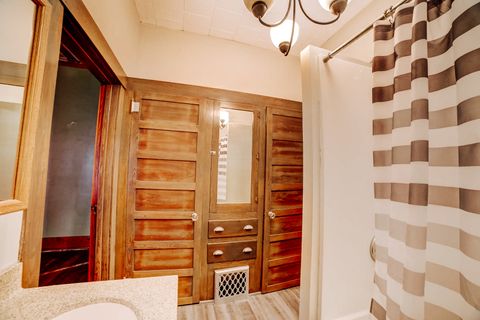 Tiny photo for 300 N Axtel Avenue, Milford, IL 60953 (MLS # 12501330)